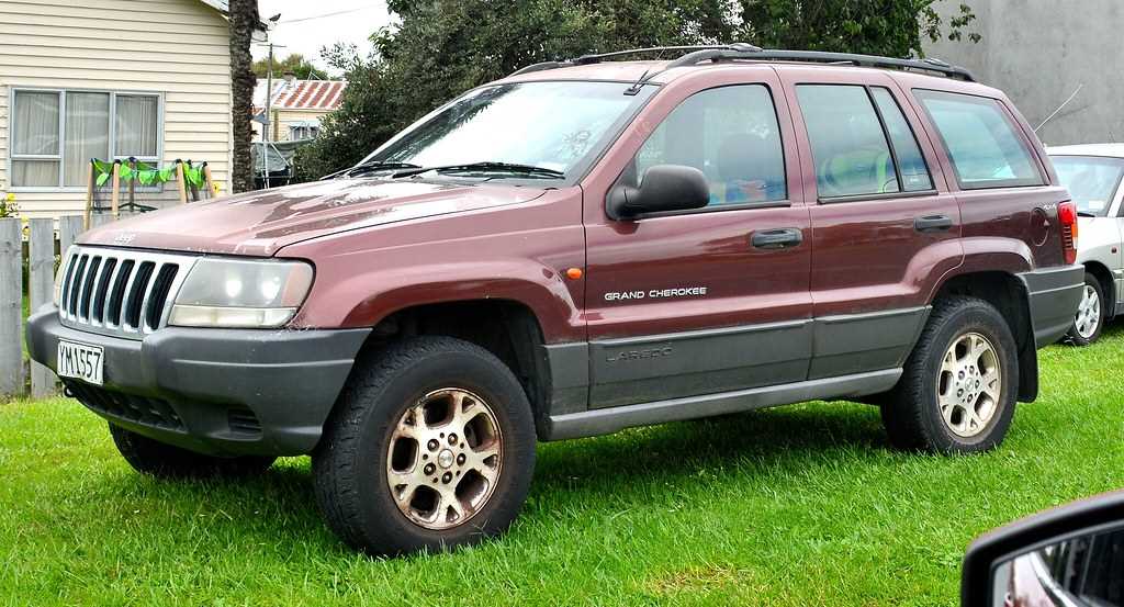 Exploring The Inner Workings Of A Jeep Grand Cherokee Laredo X